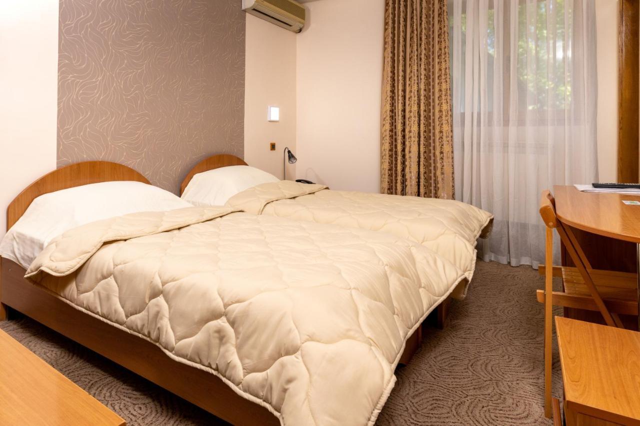 Kanet Hotel 2*