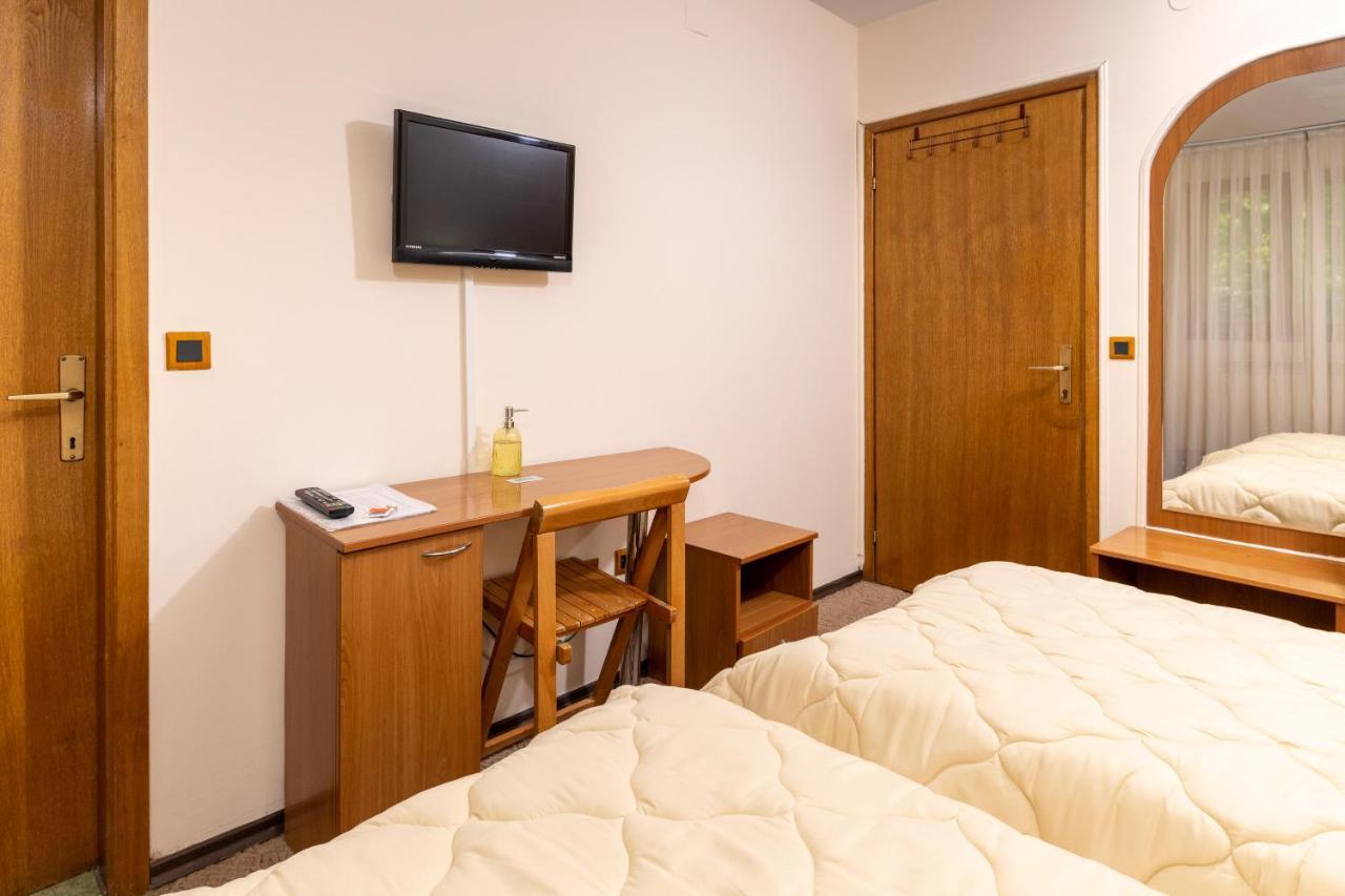 Kanet Hotel 2*