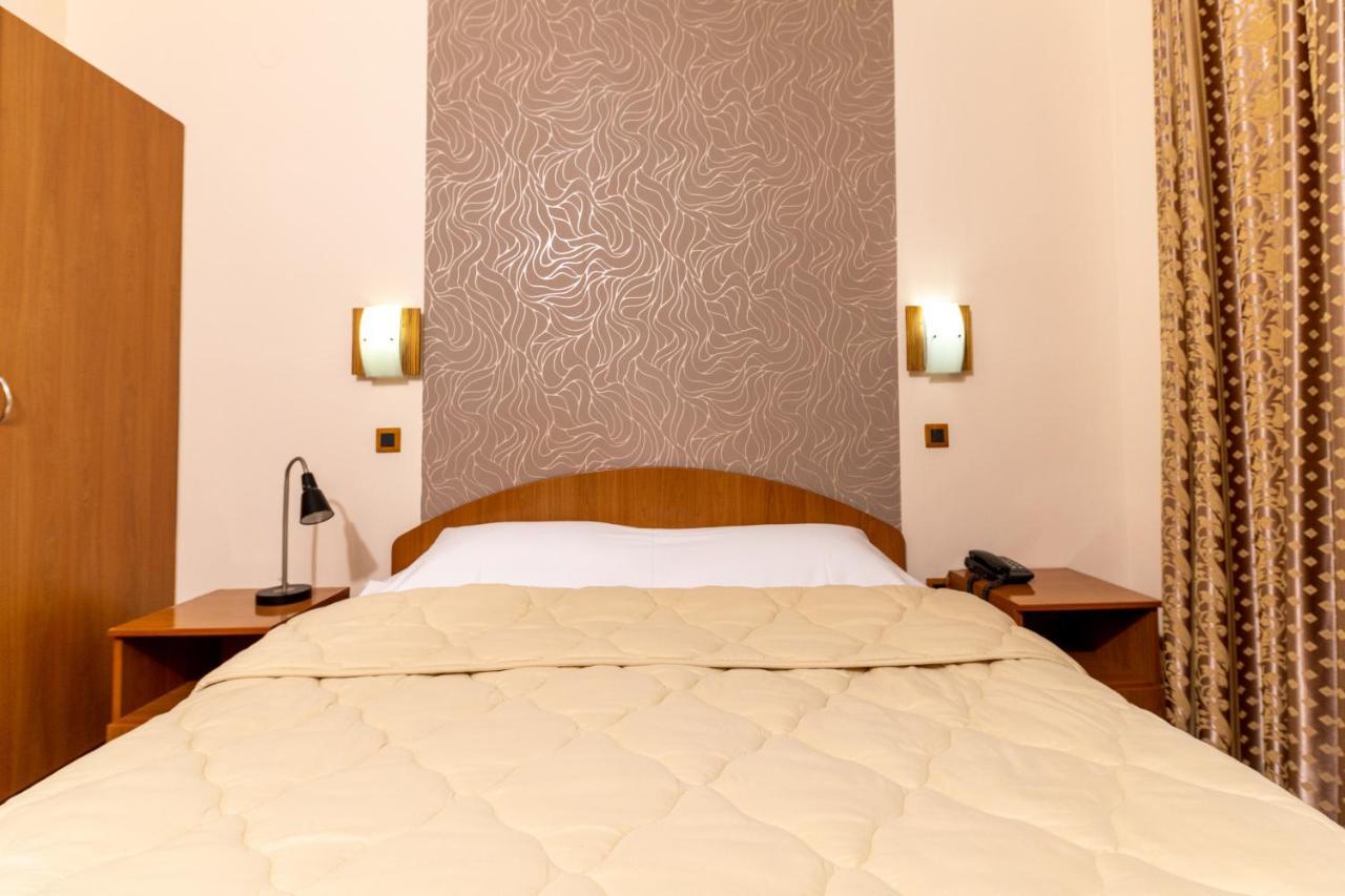 Kanet Hotel 2*