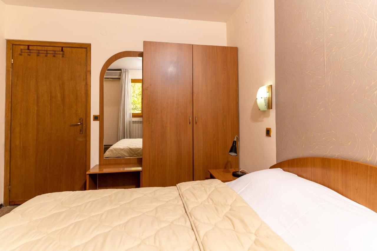 Kanet Hotel